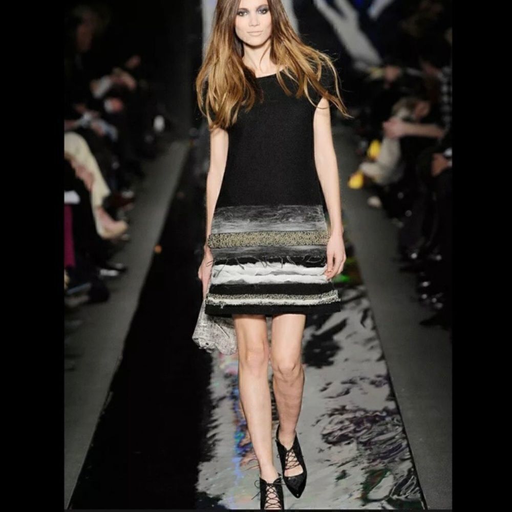 Diane Von Furstenberg Wool And Silk Runway Dress, Size S‎
